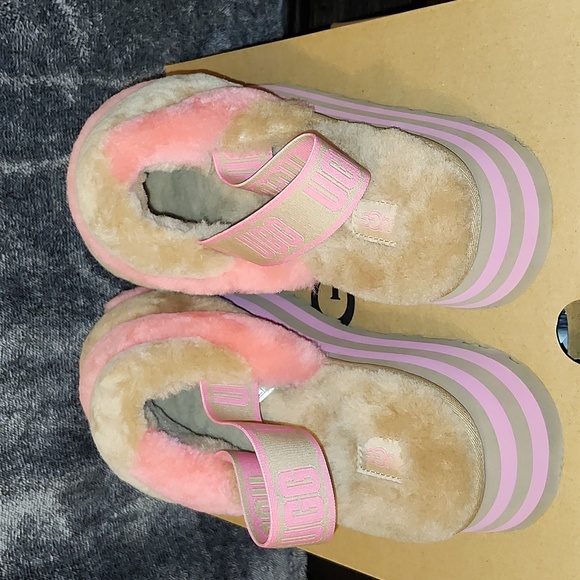 Ugg Slide - Picture 3 of 8